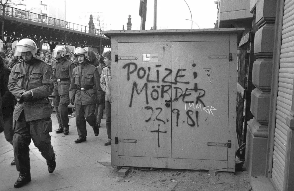 1981-1982_HausbesetzungenBerlin_ManfredKraft_IMG2019_SW_mw_WEB